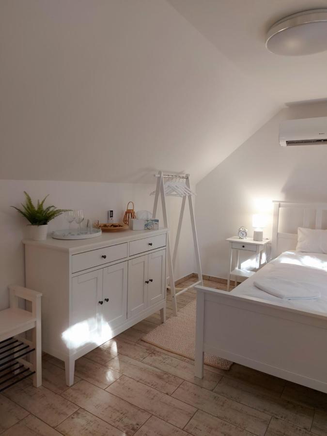 Akacos Tanya Es Vendeghaz Hotel Marok Ngoại thất bức ảnh